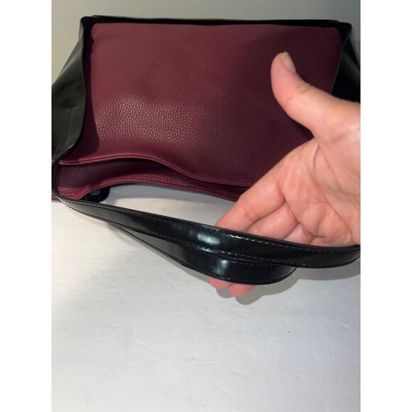 Poverty Flats Structured Tote burgundy & black purse - Picture 10 of 14